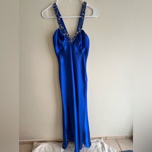Betsy u Adam Elegant Blue Evening Gown